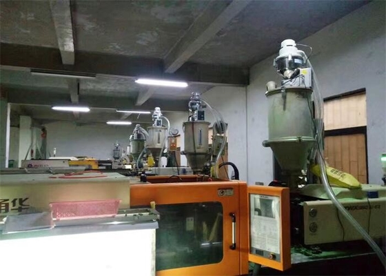 Αυτόματος 220V κενός αυτόματος φορτωτής αλουμινίου ανεξάρτητος για την πλαστική ρητίνη
