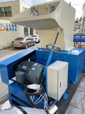 Πλαστική κεντρική Granulator υψηλής ταχύτητας μηχανή καταστροφέων εγγράφων 50 Kg/H - 500 Kg/H ικανότητας