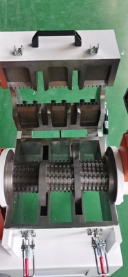 Sprues και ατελειών αργόστροφο πλαστικό Granulator άσπρο χρώμα og-3LS μύλων 2.2KW